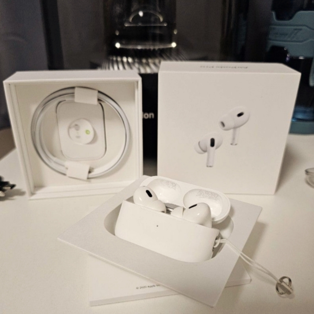 *SEALED* Airpods pro